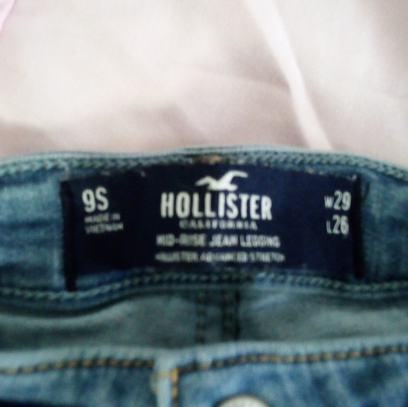 Hollister Skinny Jeans - Picture 3 of 3